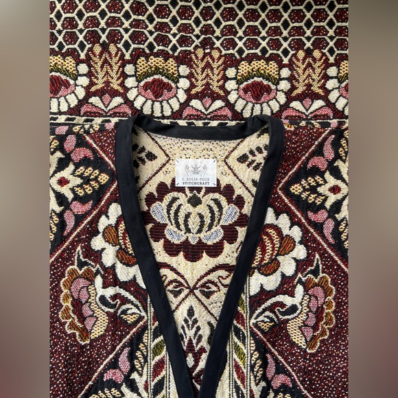 Reworked vintage tapestry duster cardigan with dramatic sleeves, ladies’ XS-M - Picture 7 of 13